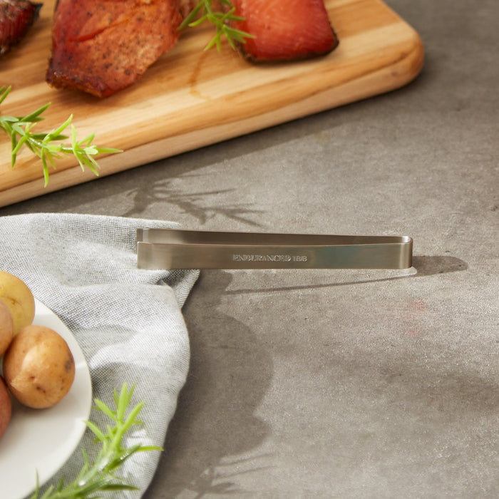 Fish Bone Tweezer in use