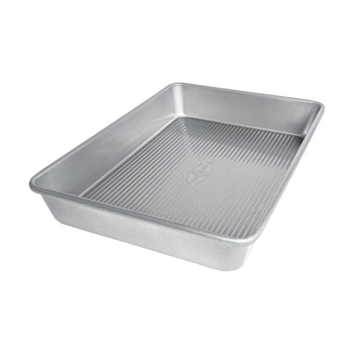 USA Pan Seamless Rectangular Cake Pan lid detail