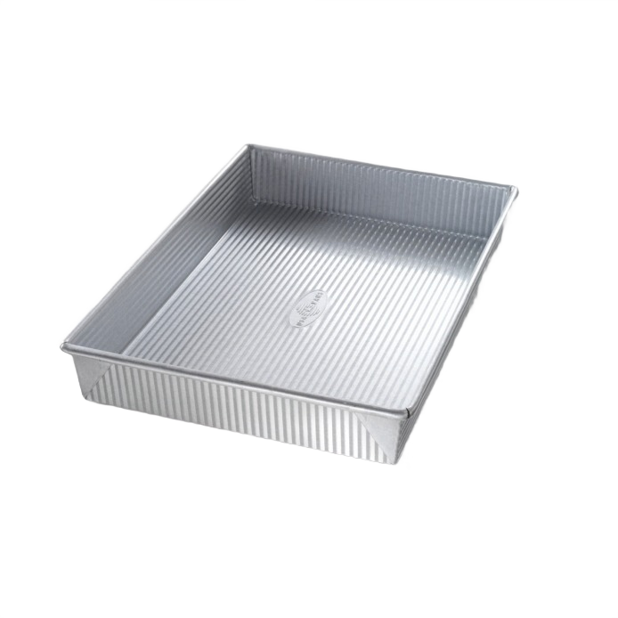 USA Pan Seamless Rectangular Cake Pan & Lid Set hero